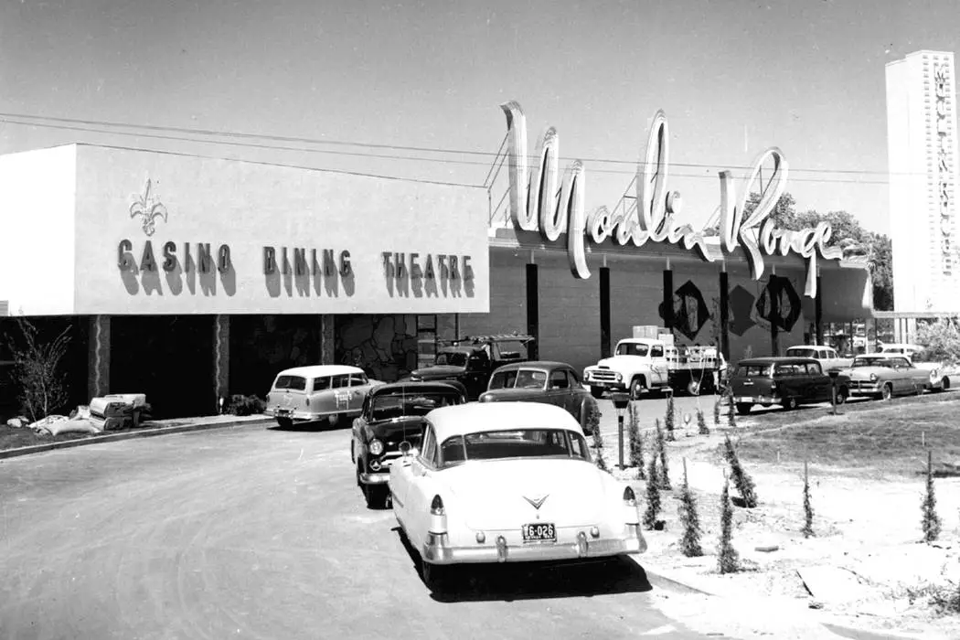 12813007_web1_webMoulin-Rouge-1955.webp