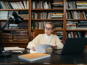 How to Write a Literature Review in Biomedical Research: A Complete Guide