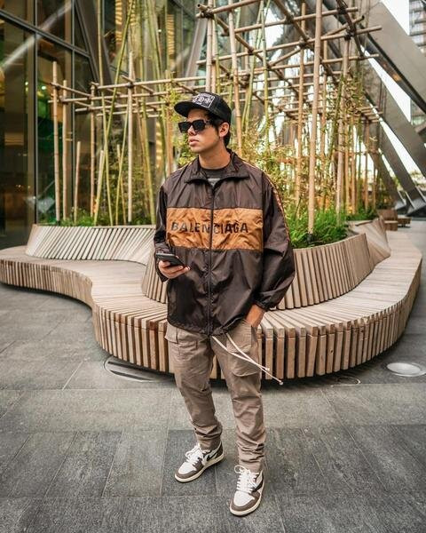 streetwear-windbreaker.jpeg