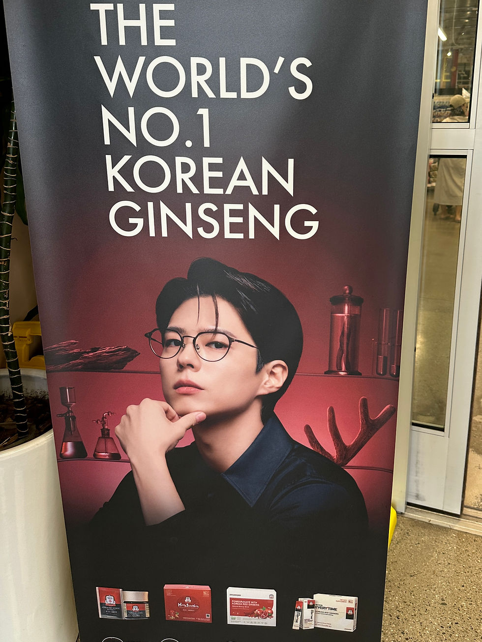 韓国系スーパーはアイドル?だらけ。