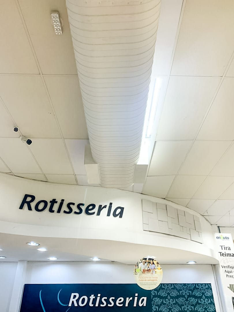 Istalação de dutos giroval em supermercado