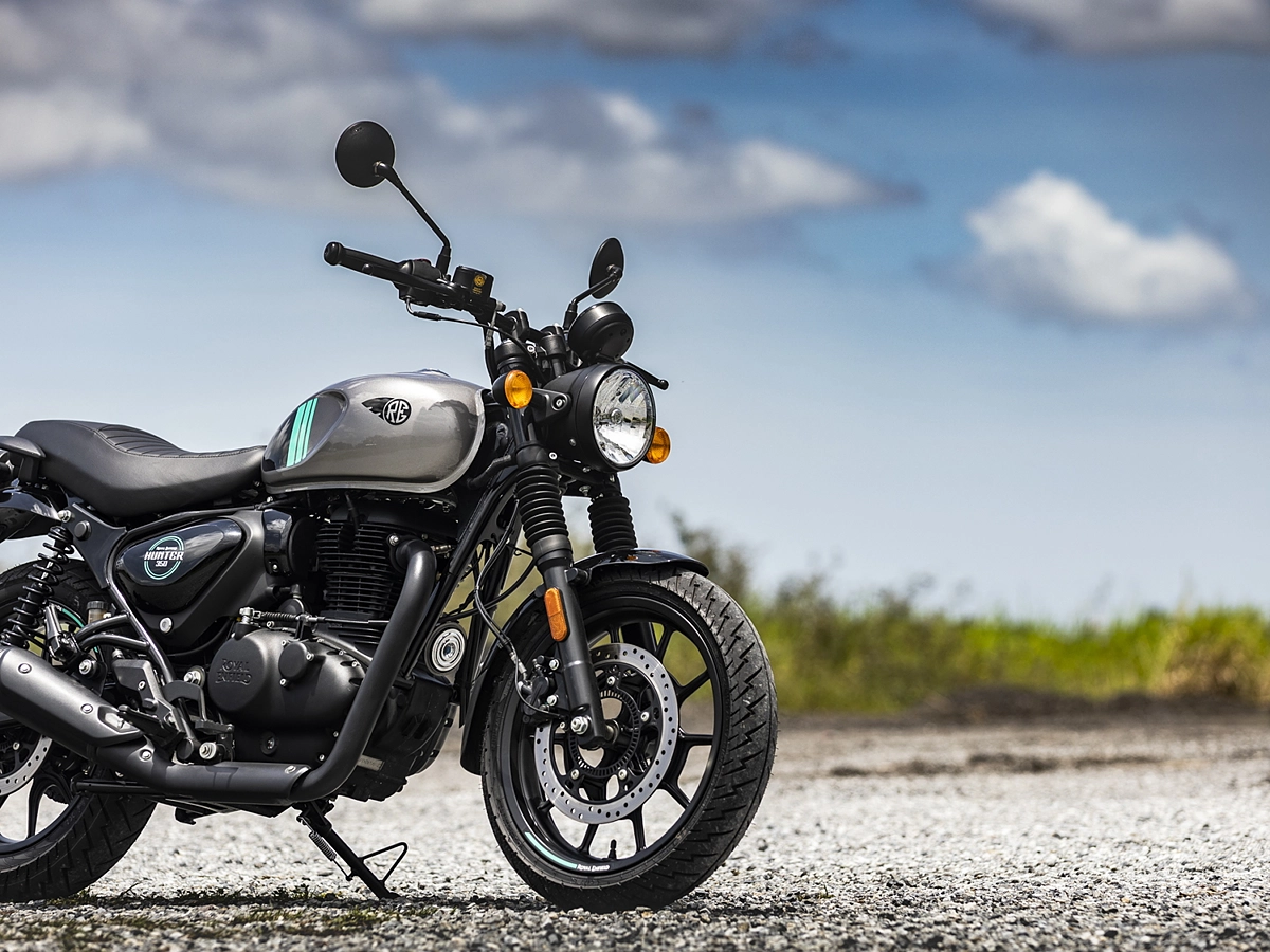 hunter-350-right-front-three-quarter.webp