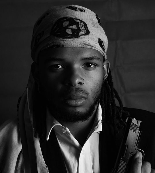 Self potrait (5 of 8).jpg