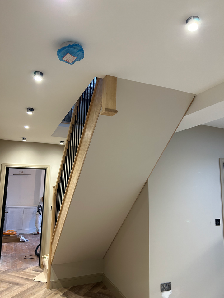Integrated spotlight & fire alarm installation