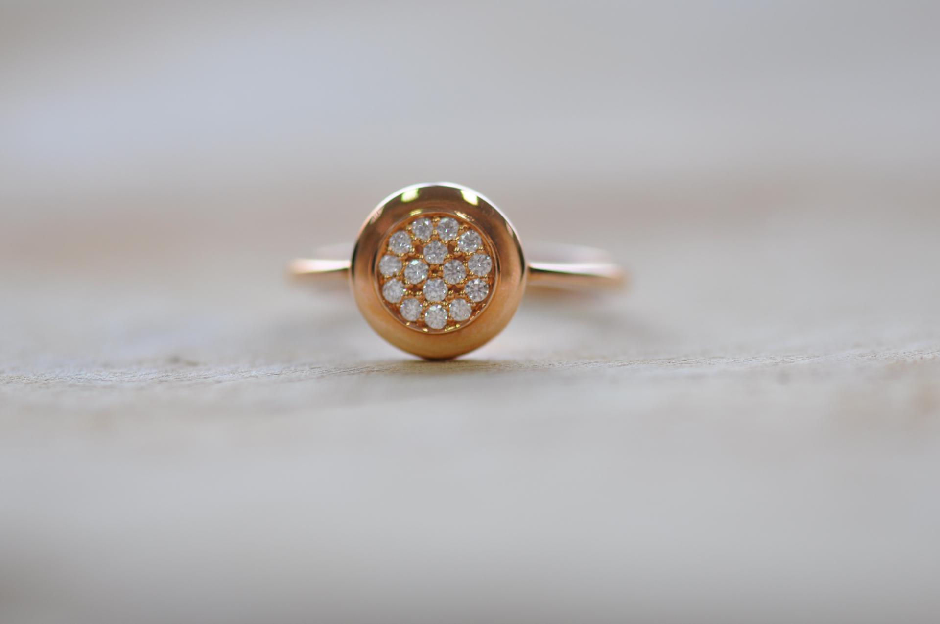 Circle Diamond Ring Pink Gold
