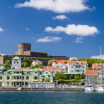 Bohuslän och stad i närområdet vid vatten
