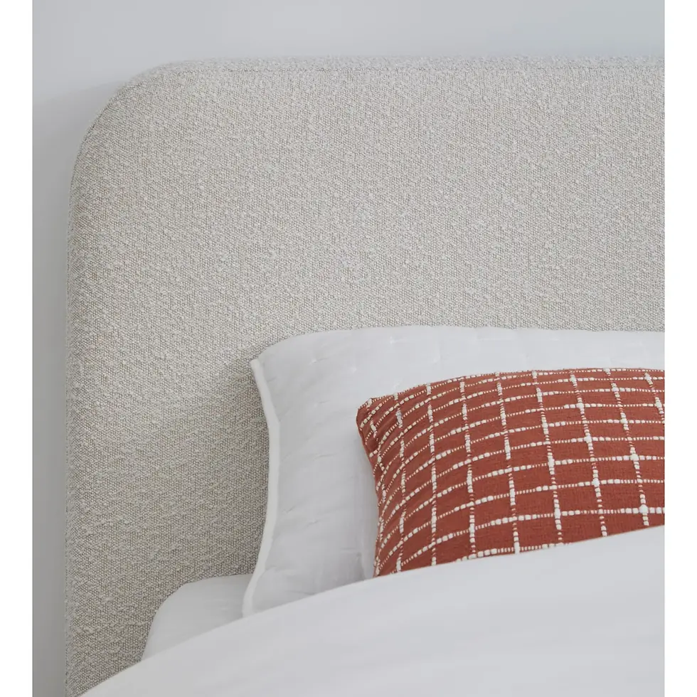 Miniatura: Off-White Upholstered Platform Bed in Ricotta Boucle (2026)