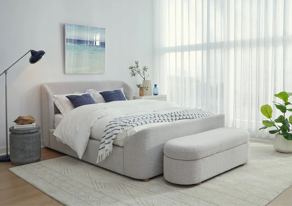 Miniatura: Kiki Upholstered Hinged Storage Bench in Cotton Ball Boucle