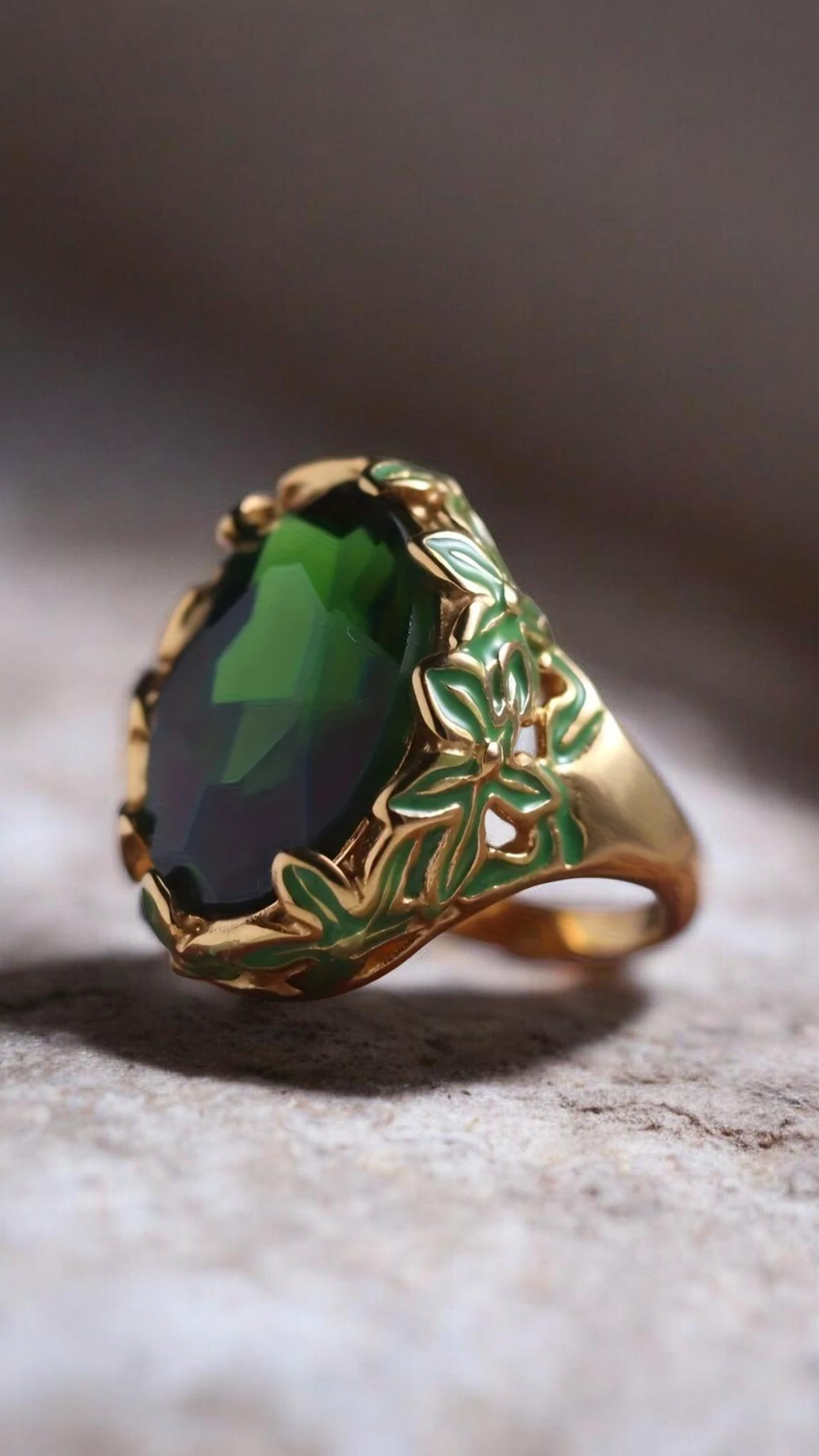 🌿 Bague "Éclat de l'Elfe" – Vert Impérial & Or 🌿