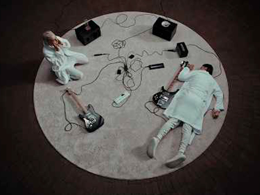 Suelta Ca7riel & Paco Amoroso Free spirits