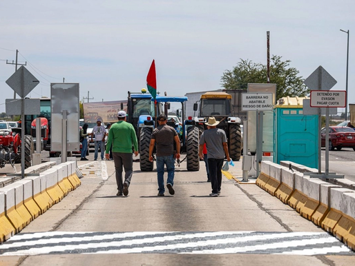 Agricultores mantienen bloqueos por tercer día en casetas de Culiacán y Guasave