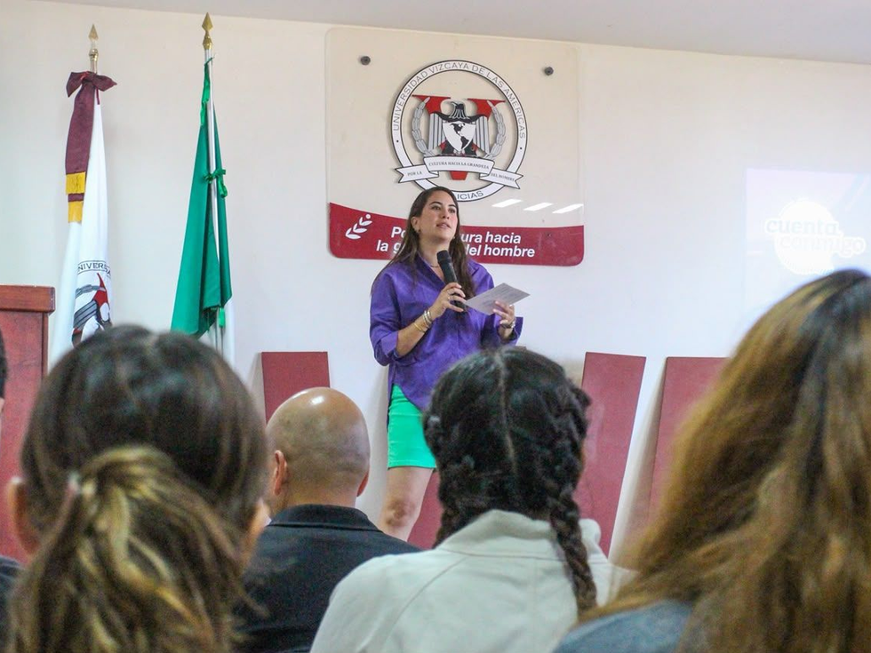 Instituto Municipal de las Mujeres de Delicias fortalece el autoempleo con taller de uñas acrílicas