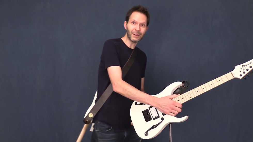 Thumbnail: Paul Gilbert PGMM21 - Metallic Light Green (MGN)