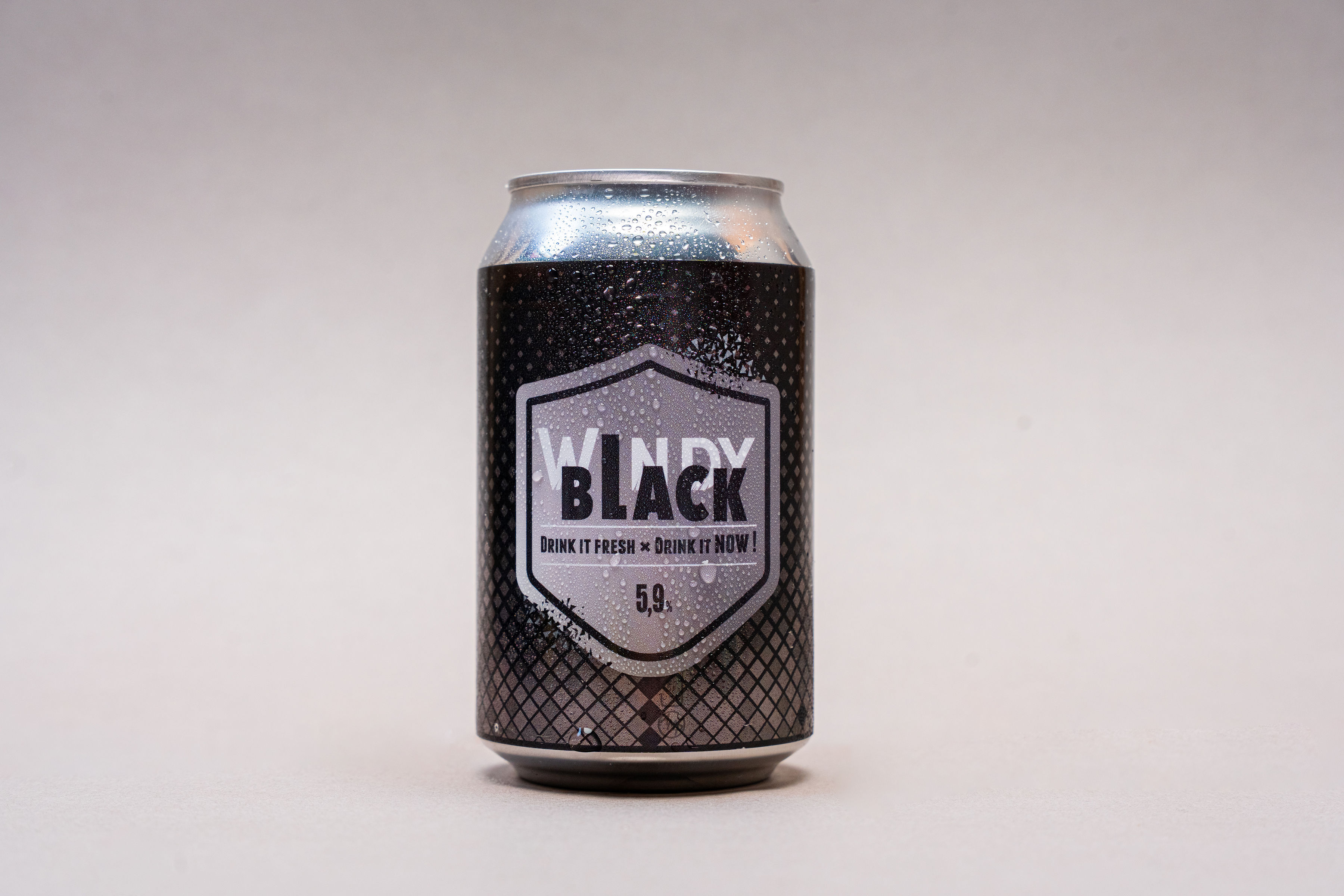 Windy Black 24x33cl
