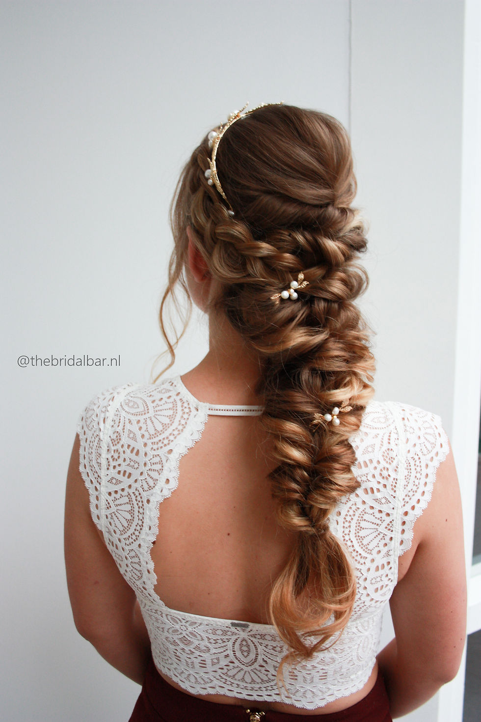 Thumbnail: Bridal pin - Leaves and pearls
