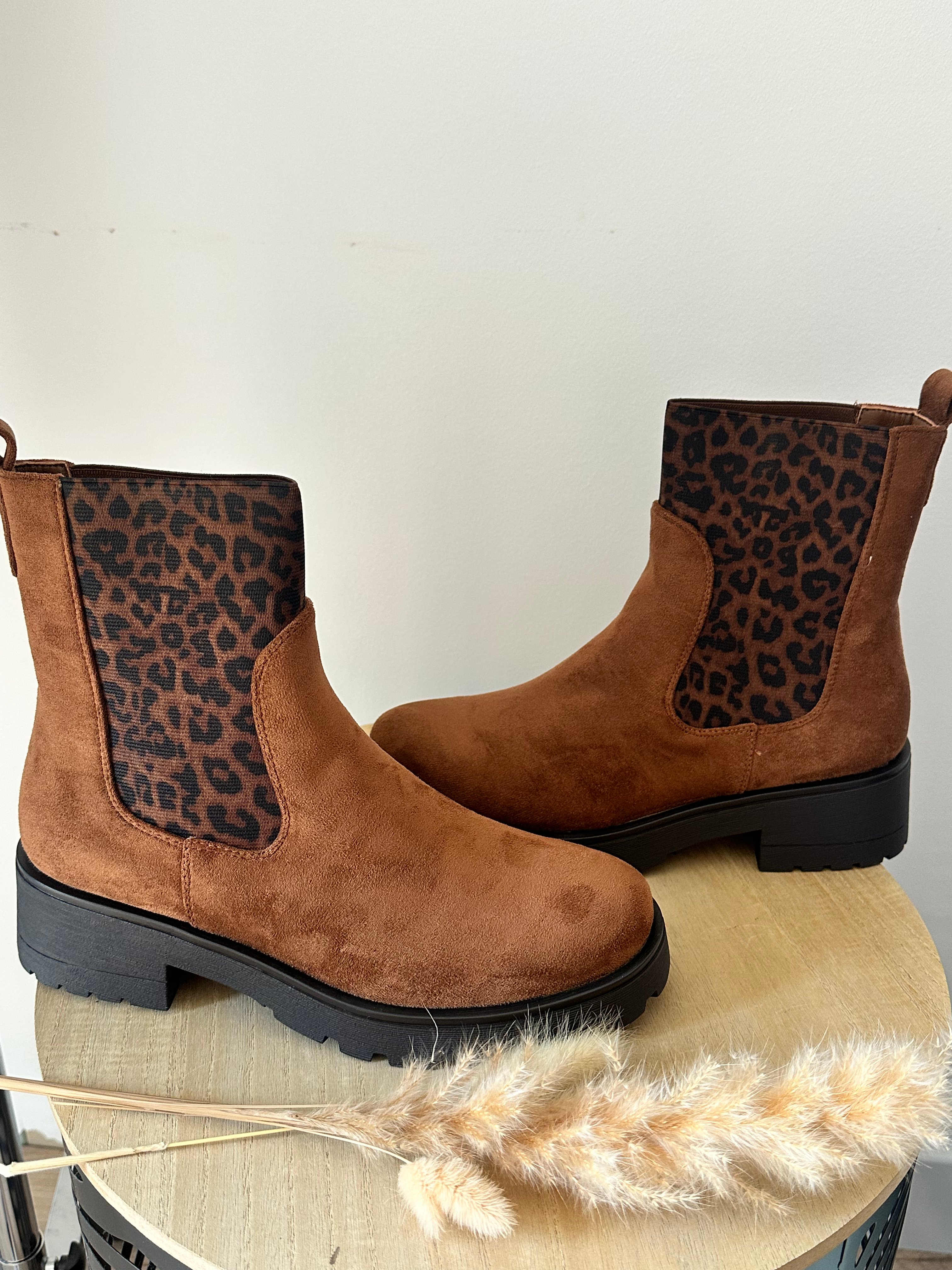 Boots camel et léo