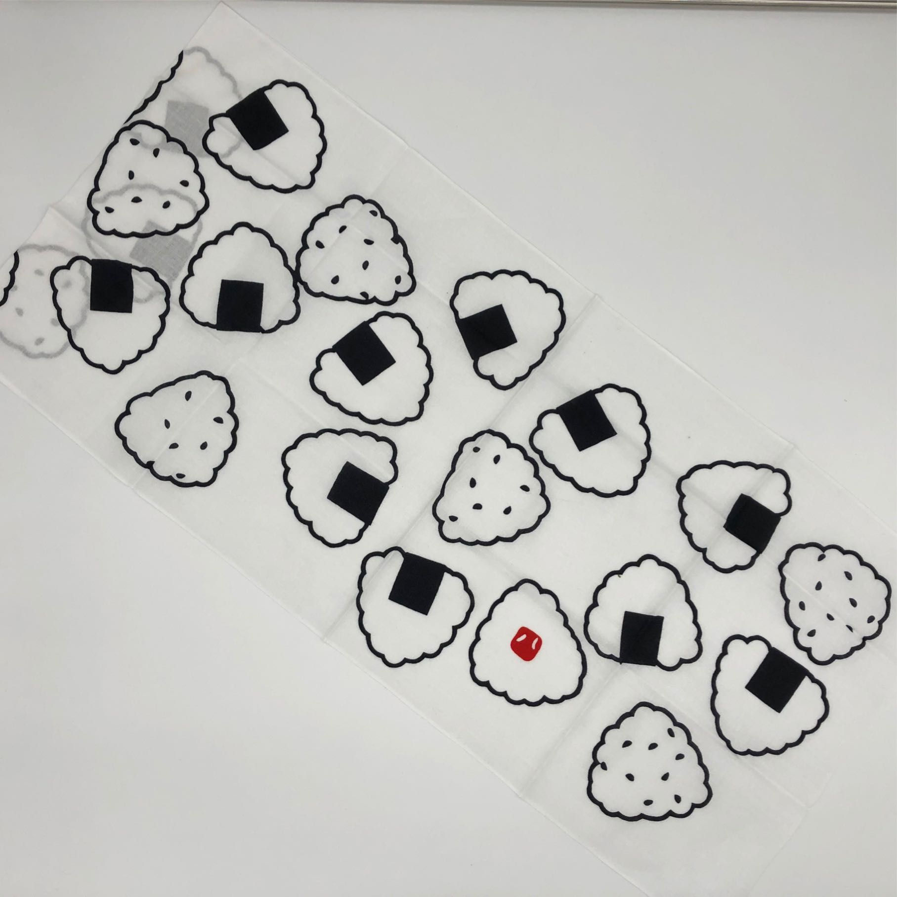 にぎりめし手ぬぐい〜白