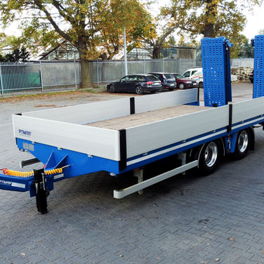 Wielofunkcyjna przyczepa niskopodwoziowa typu tandem PT18-02