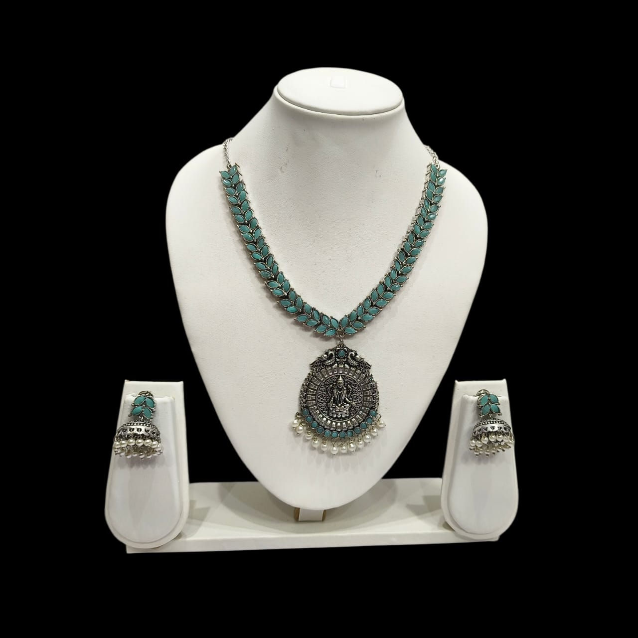 The Turquoise Leaf Temple Haram Set