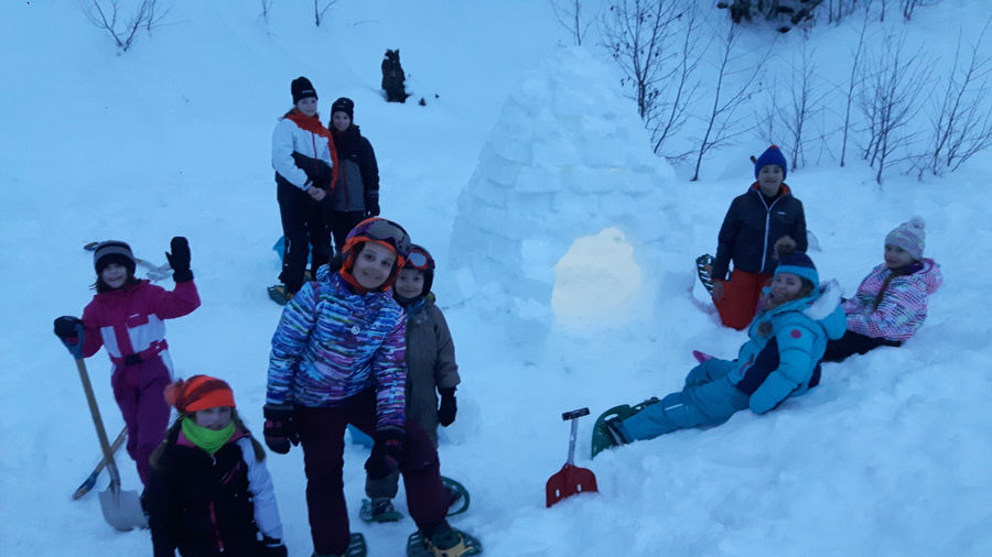 Construction d'igloo avec l'ESF à Valmorel
