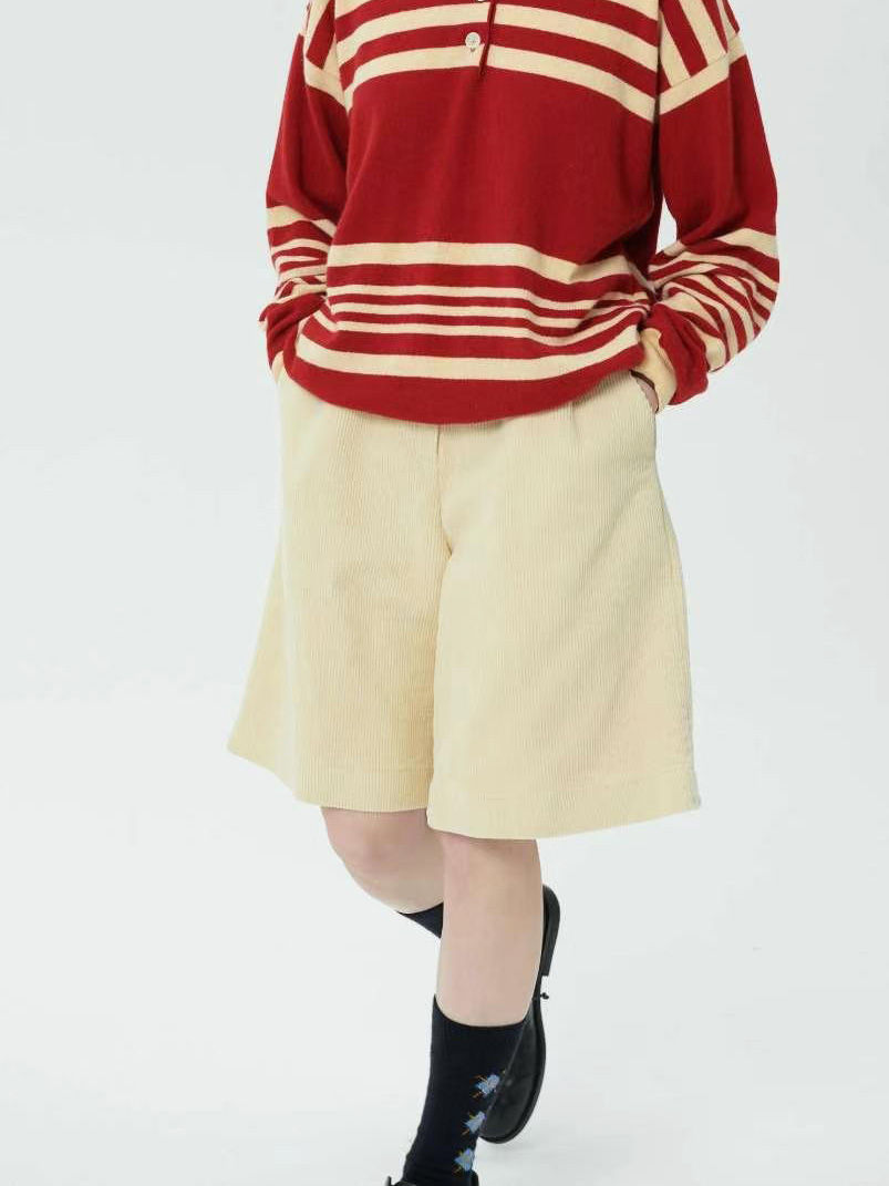 Thumbnail: Corduroy Wide-leg Fifth Pants 燈芯絨闊腿五分褲