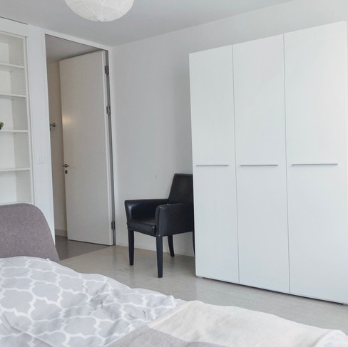YOUR ROOM (THE DOOR ARE THE ENTRANCE TO YOUR BATHROOM)