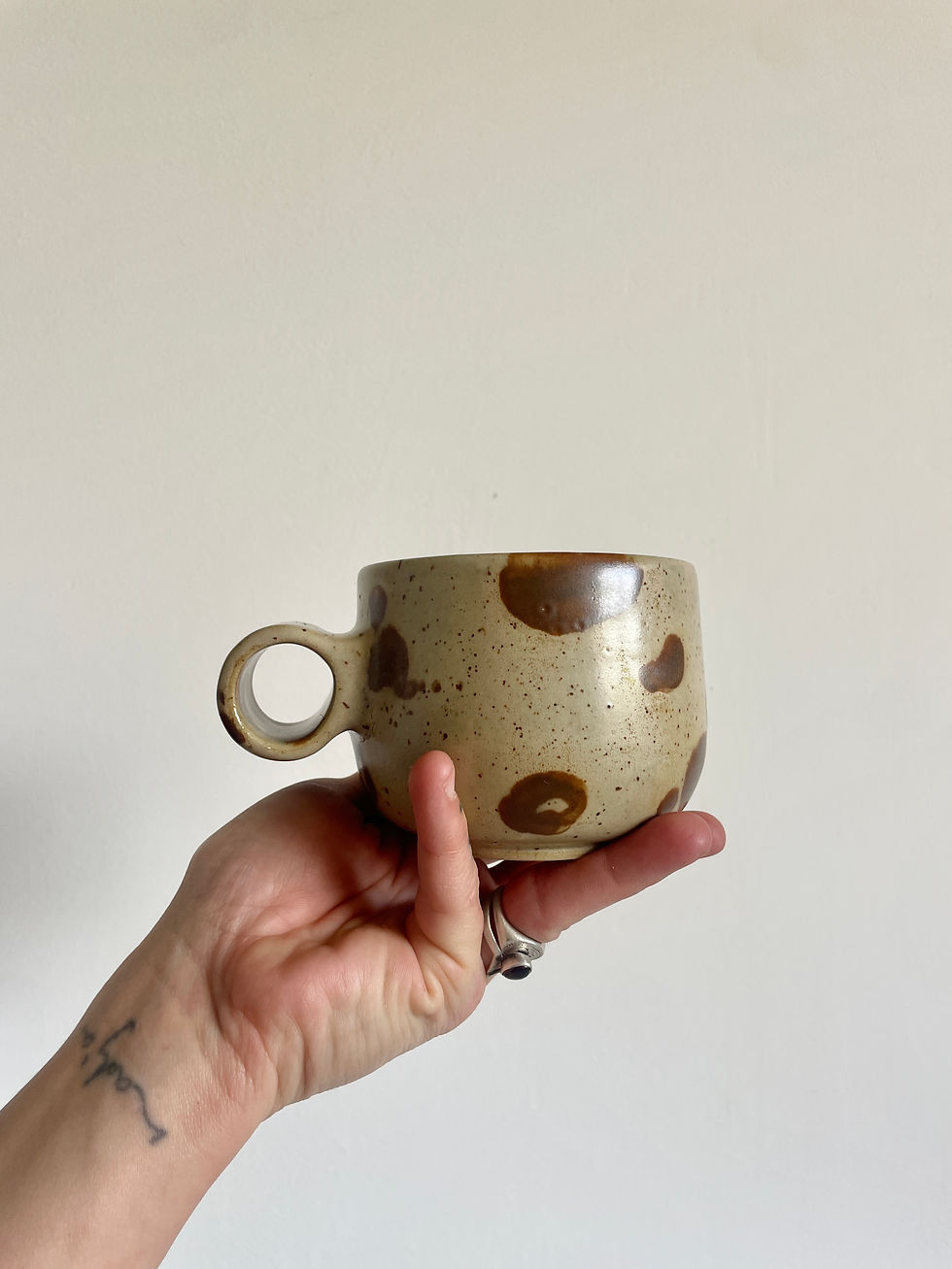 Miniaturbild: Huging Mug - Brown Cow