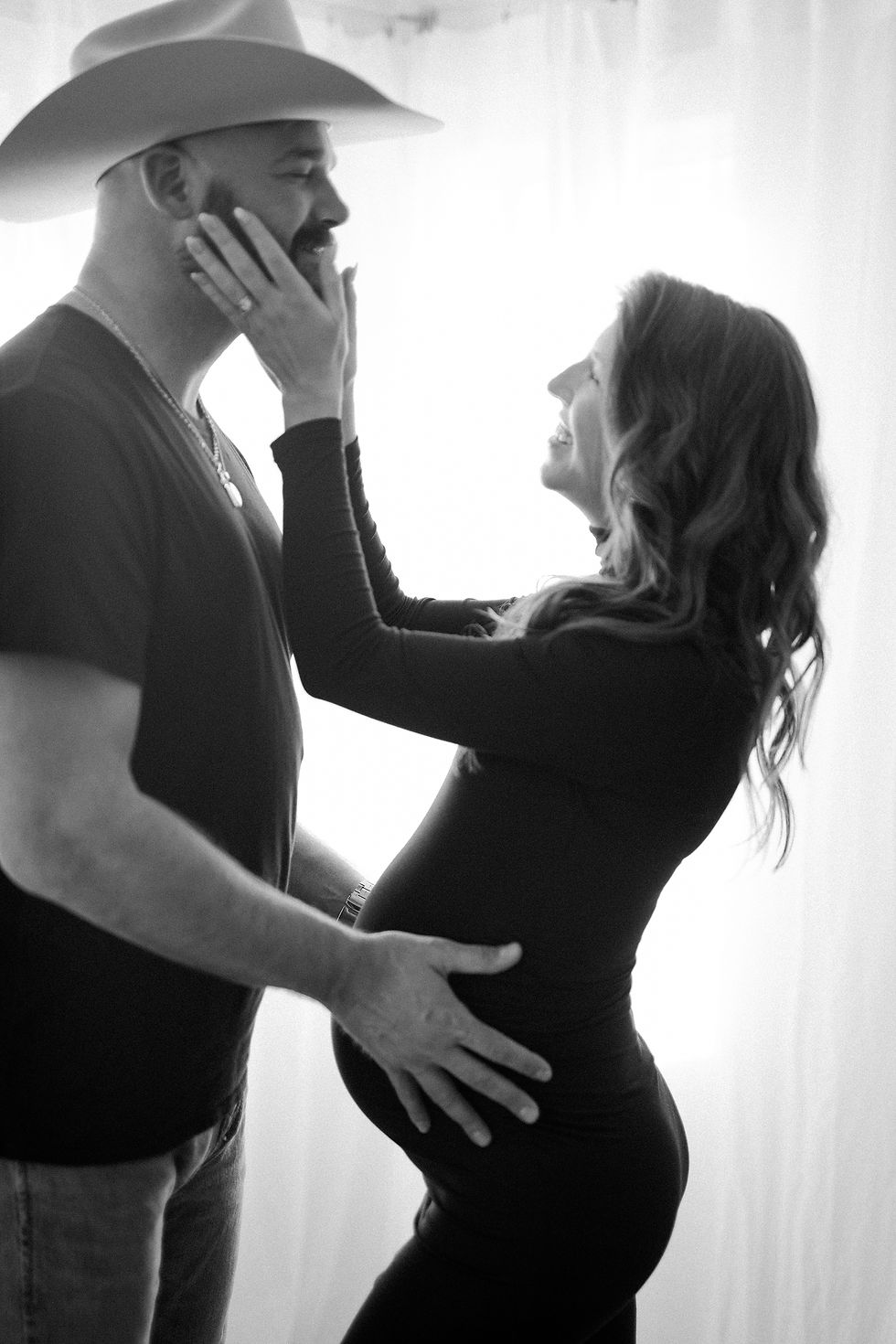 Charlottesville maternity photographer 