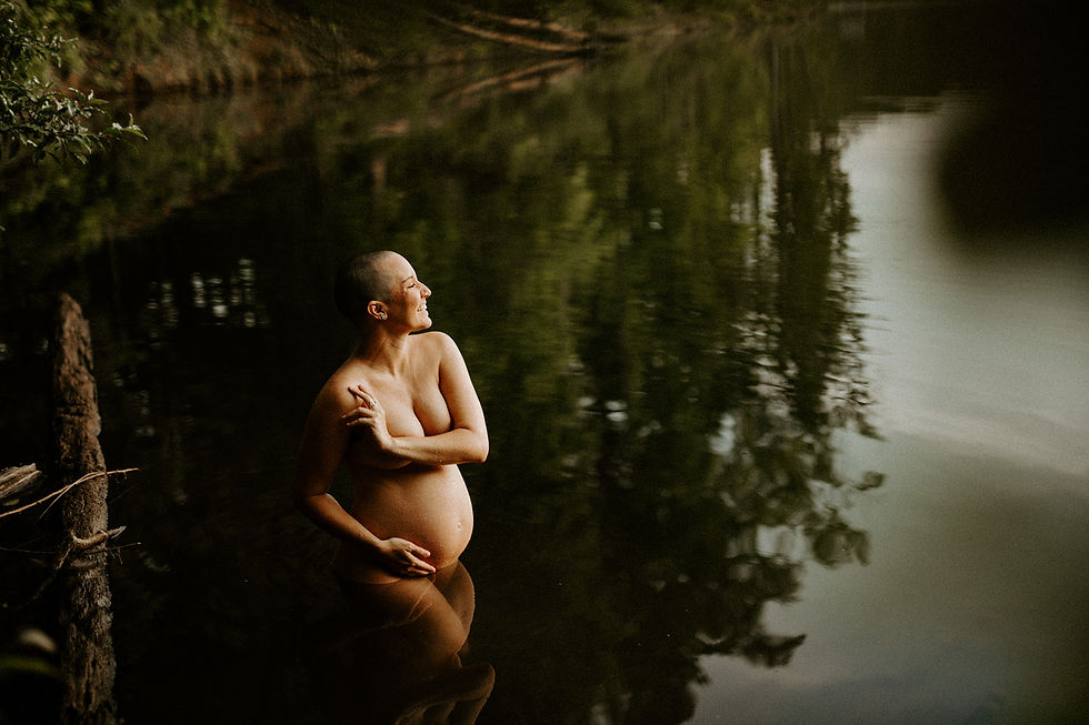 Charlottesville maternity photographer 