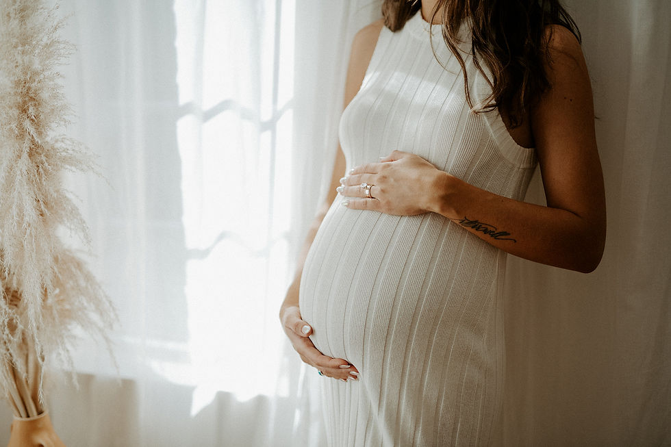 Charlottesville maternity photographer 