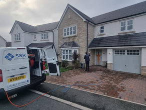 Why Water-Fed Pole Window Cleaning Is Better Than Traditional Methods 
