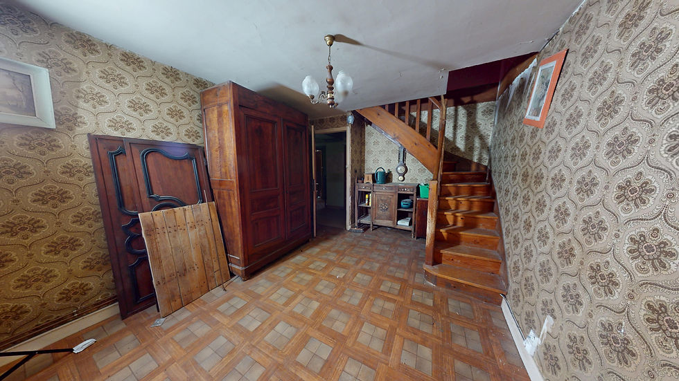 Miniature : MAISON FAMILIALE DE CARACTÈRE À RÉNOVER – 220 m² ENV. – TERRAIN 1 082 m²