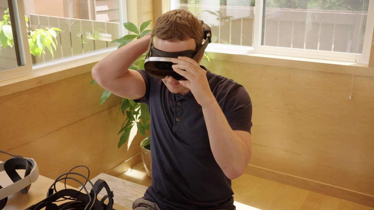 mark zuckerberg vr set