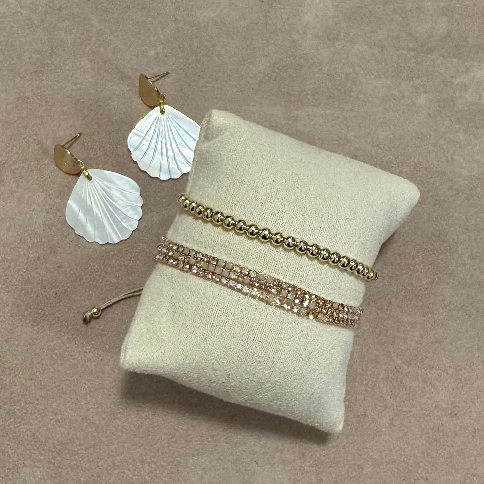Beige Armbänder