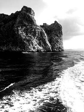 cliff-2083688 (1).jpg