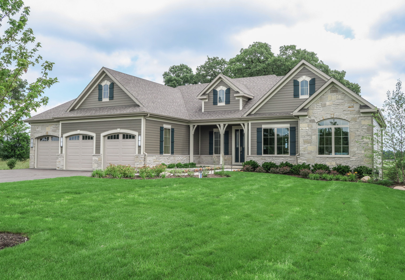 Custom Ranch & Two-story Homes | Prairie Woods in Island Lake, IL