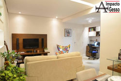 Sala-Clean-decorada-iluminação-alto-padrão-Teto-Rebaixado-Impacto Gesso-Jundiaí