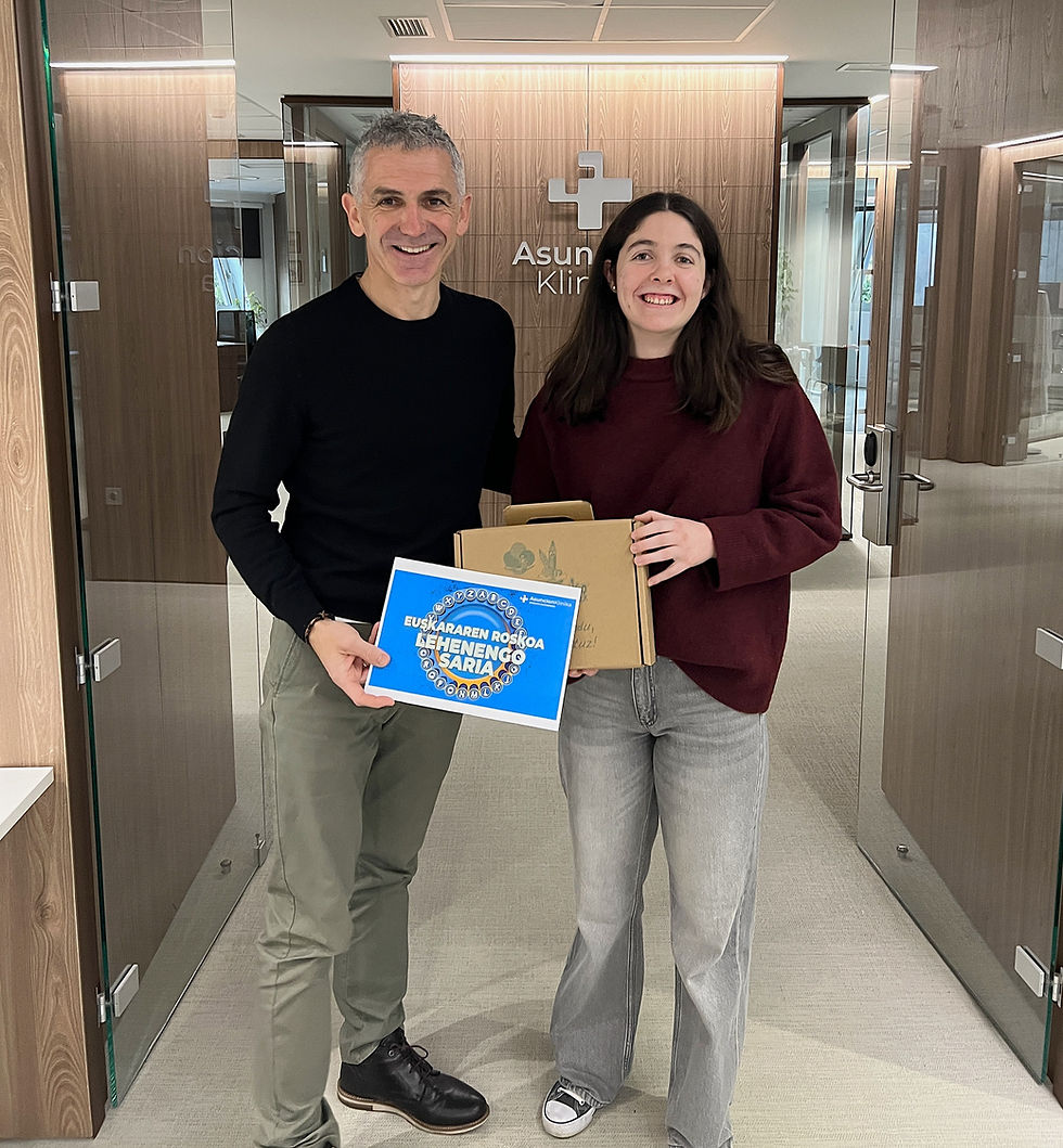 Marta Armendariz erizainak jaso du Ikaskoliren ‘Pettara’ saski solidarioa, Euskararen Erroskoa irabazi ondoren