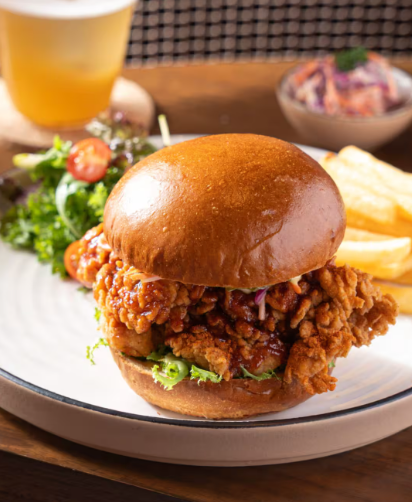 At Drift Cafe Bar, every dish is created with love and offers a flavorful palette for diners. From appetizers to the dessert, each dish has a unique umami twist to it. With options for breakfast like souffle pancake and granola parfait, to burgers, sandwiches and salads, every dish will leave you wanting more. Don't miss on their dessert like Creme caramel and Baba Au Rhum.