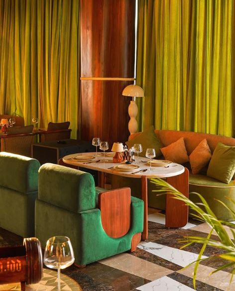 Get ready to have a great time in the decorated surrounding of Juu Juu restaurant. If you love a quiet, cozy dining or love the bright, extravagant ambience where the music never stops and bartenders run the show, Juu Juu has it all with its versatile dining arrangements and vibe that will make you go wow! Whether you are heading out to celebrate yourself or want to have an intimate dining experience, Juu Juu is perfect for all your dining moods.