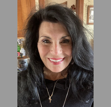 gin bio shot (1).jpg