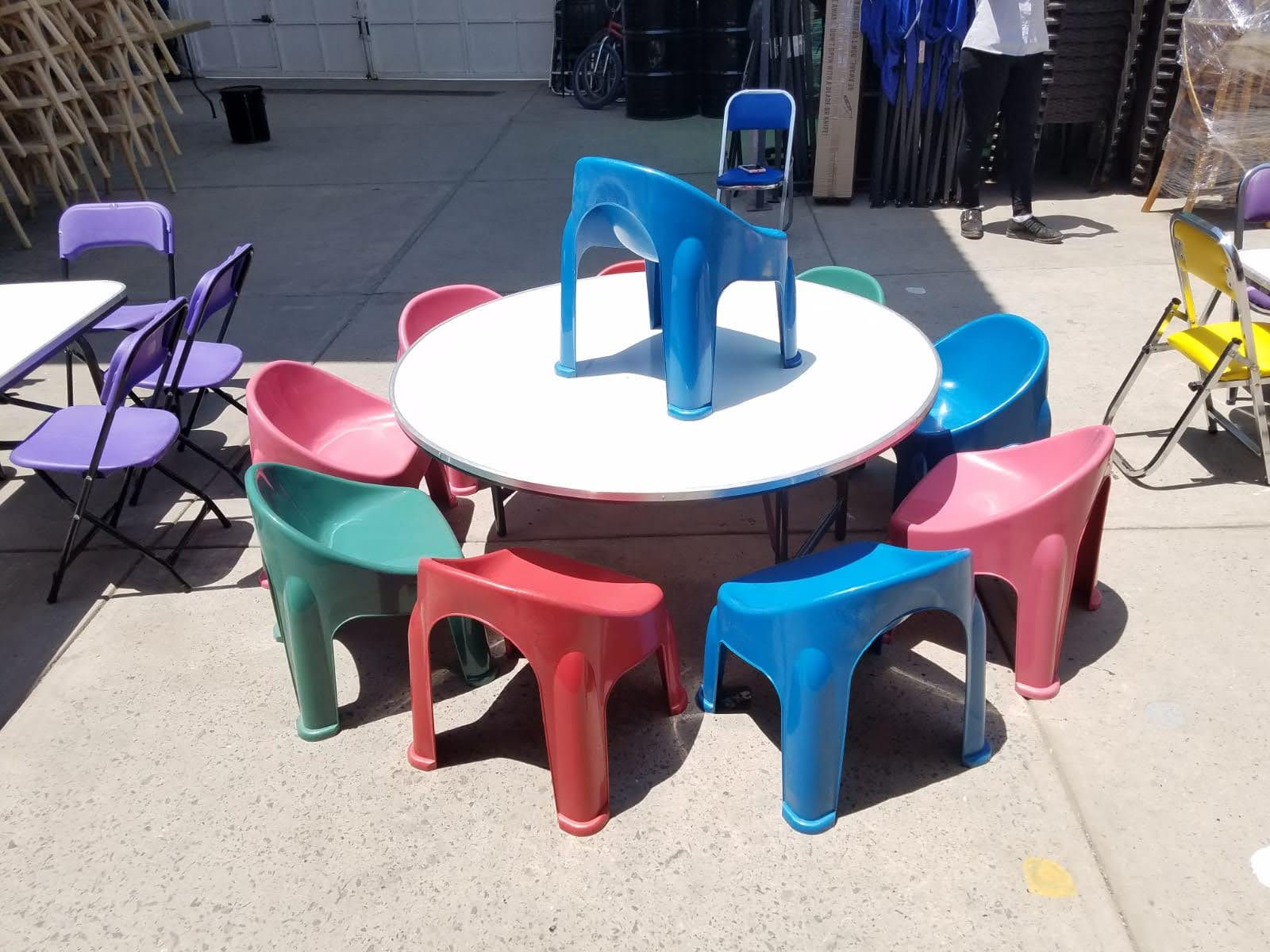 mesa circular de fibra de vidrio infantil