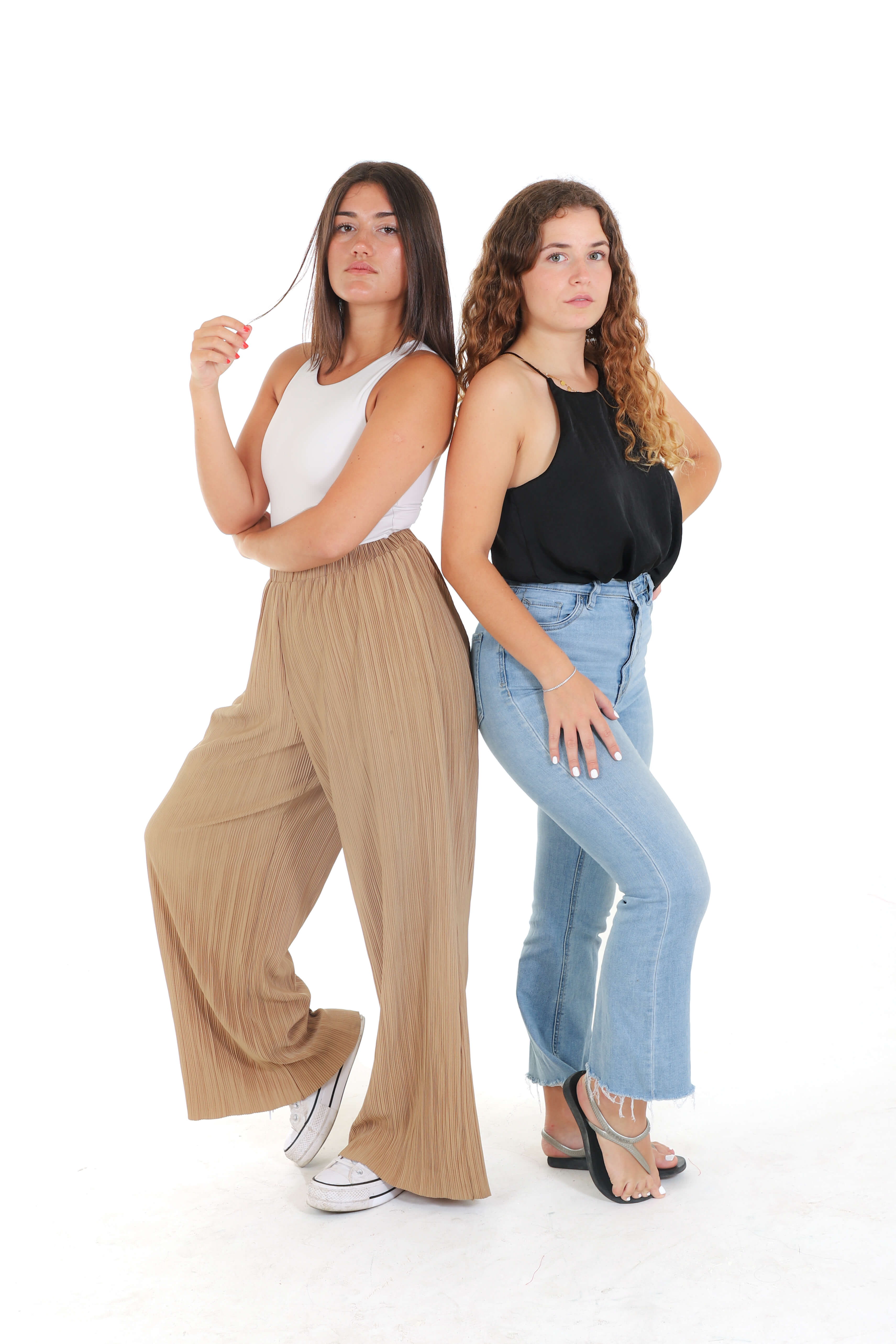 Book fotográfico em estúdio para amigas, explorando diferentes estilos. #Estúdiofotos #BookFotográfico #EstilosDiversos