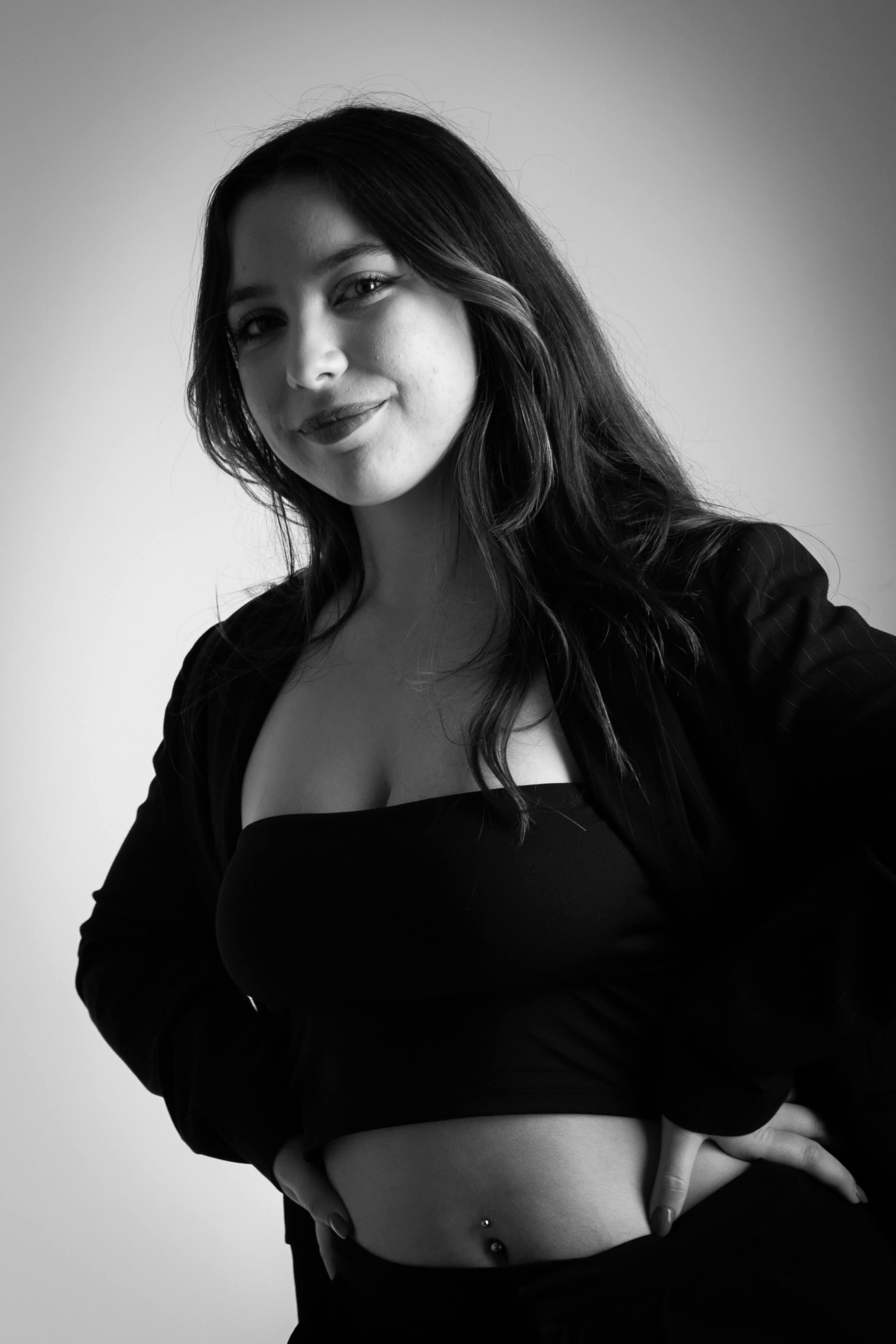 Book fotográfico feminino em destaque, celebrando a elegância. #BookFeminino #ElegânciaFeminina #DestaquePessoal