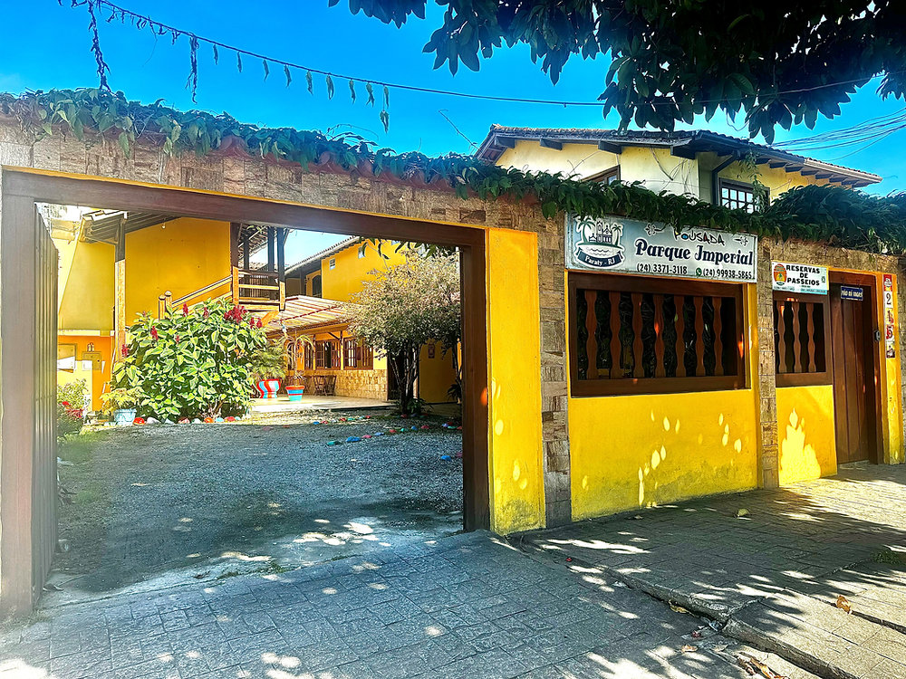 Pousadas com estacionamento em Paraty: onde ficar de carro