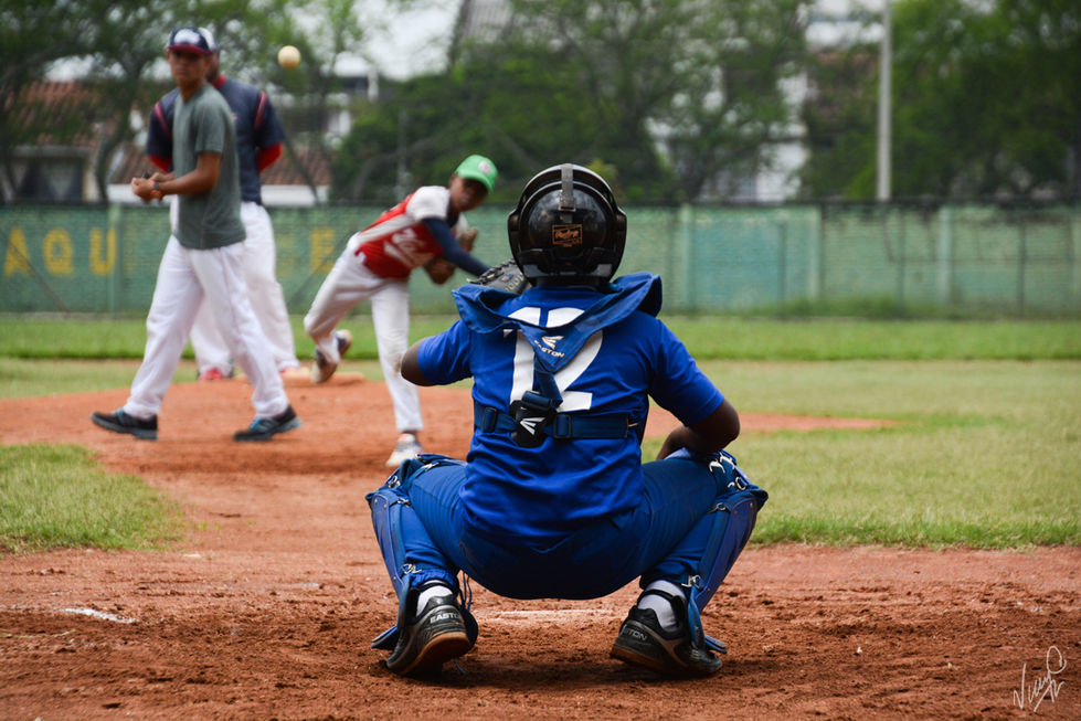 _vickycorralestezna - Vicky Corrales - 1 Uno orden en el carrusel de Instagram y página w