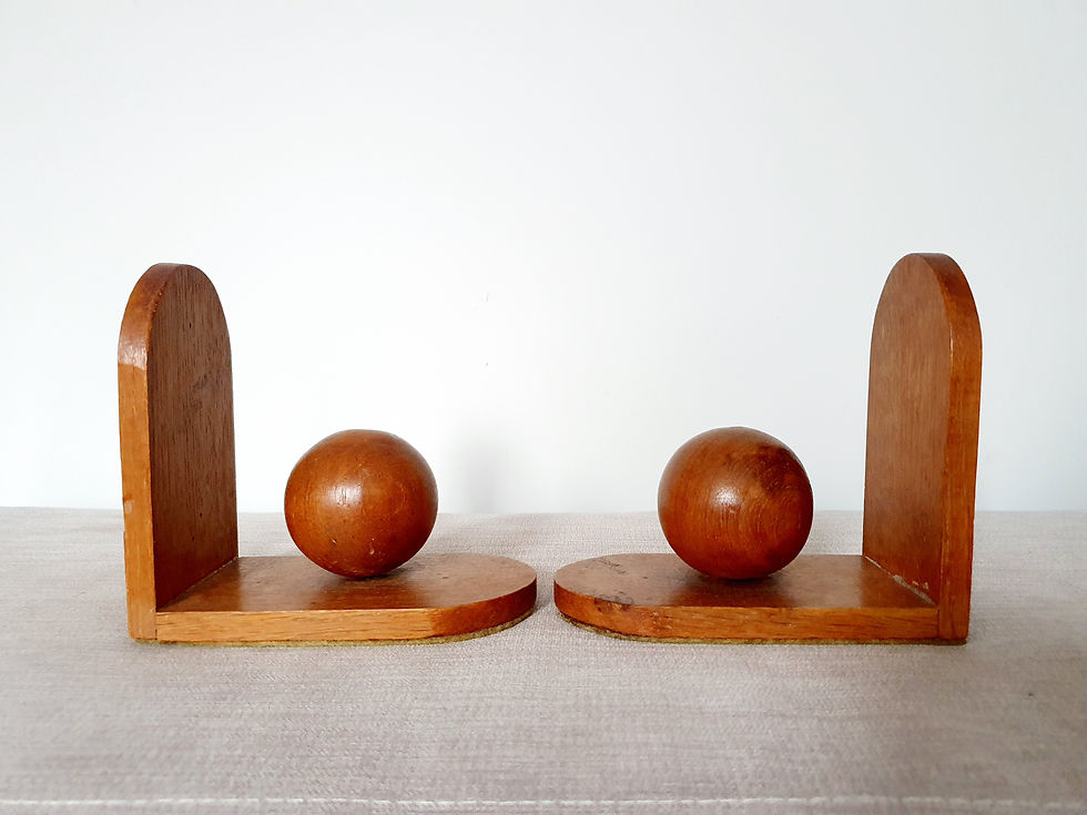 Thumbnail: Wooden Sphere Bookends