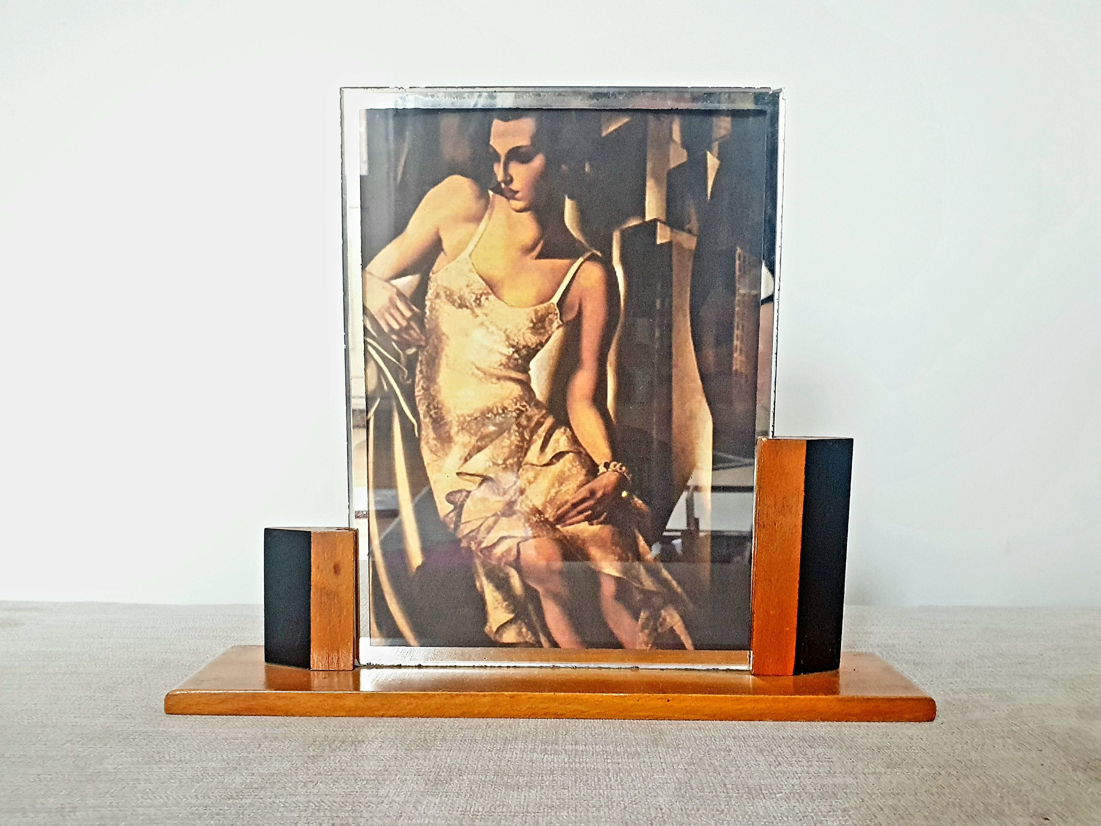 Asymmetric Black Wooden Frame