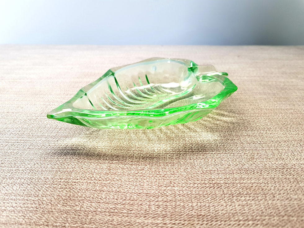 Thumbnail: Green Glass Leaf Pin Dish