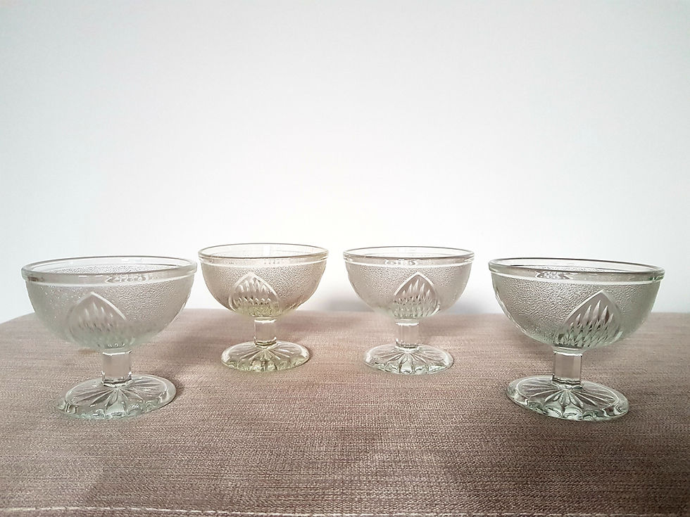 Thumbnail: Set of 10 Footed Sundae Dishes